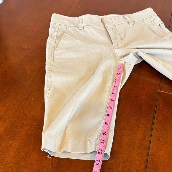 Vince Light Beige Relaxed Shorts - Picture 6 of 7